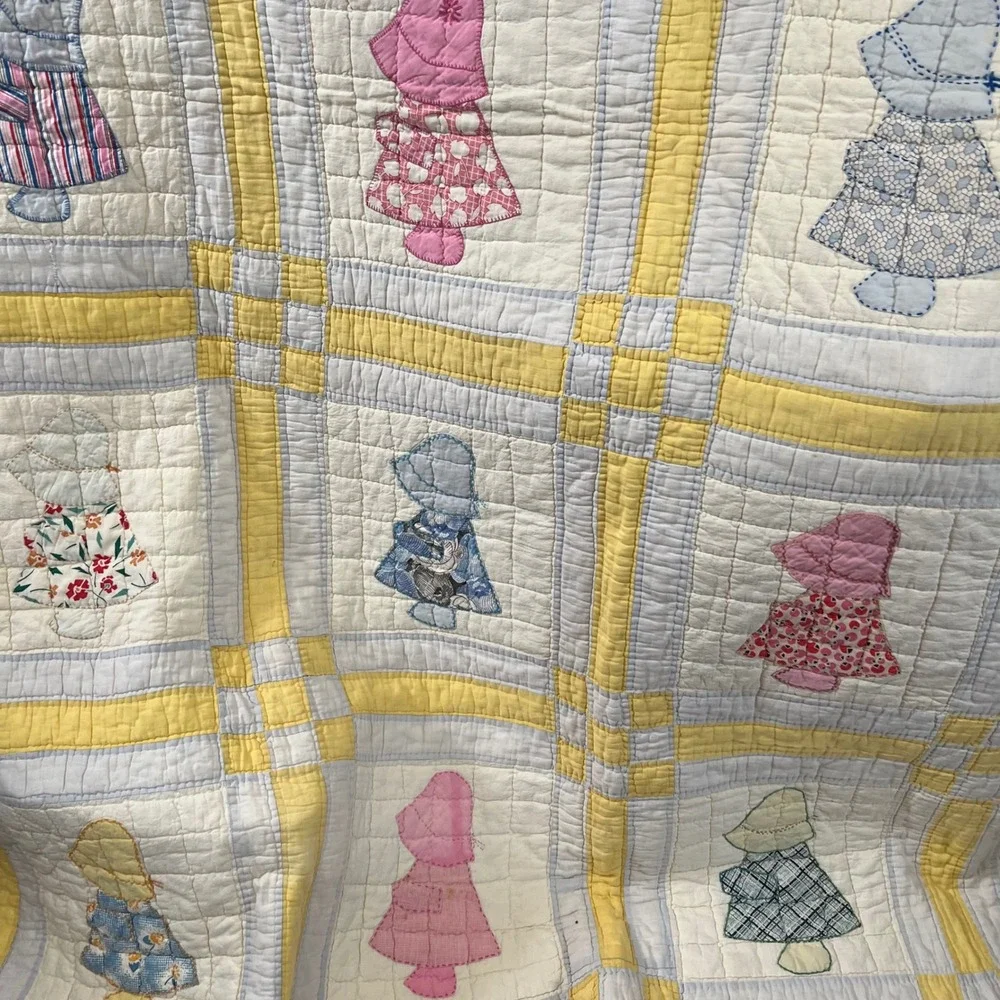 Vintage Sunbonnet Sue Hand Quilted Applique Quilt Yellow White 84x70 Farmhouse